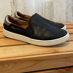 UGG Women's Size 7.5 Cas Slip On Sneakers Black Leather Flats